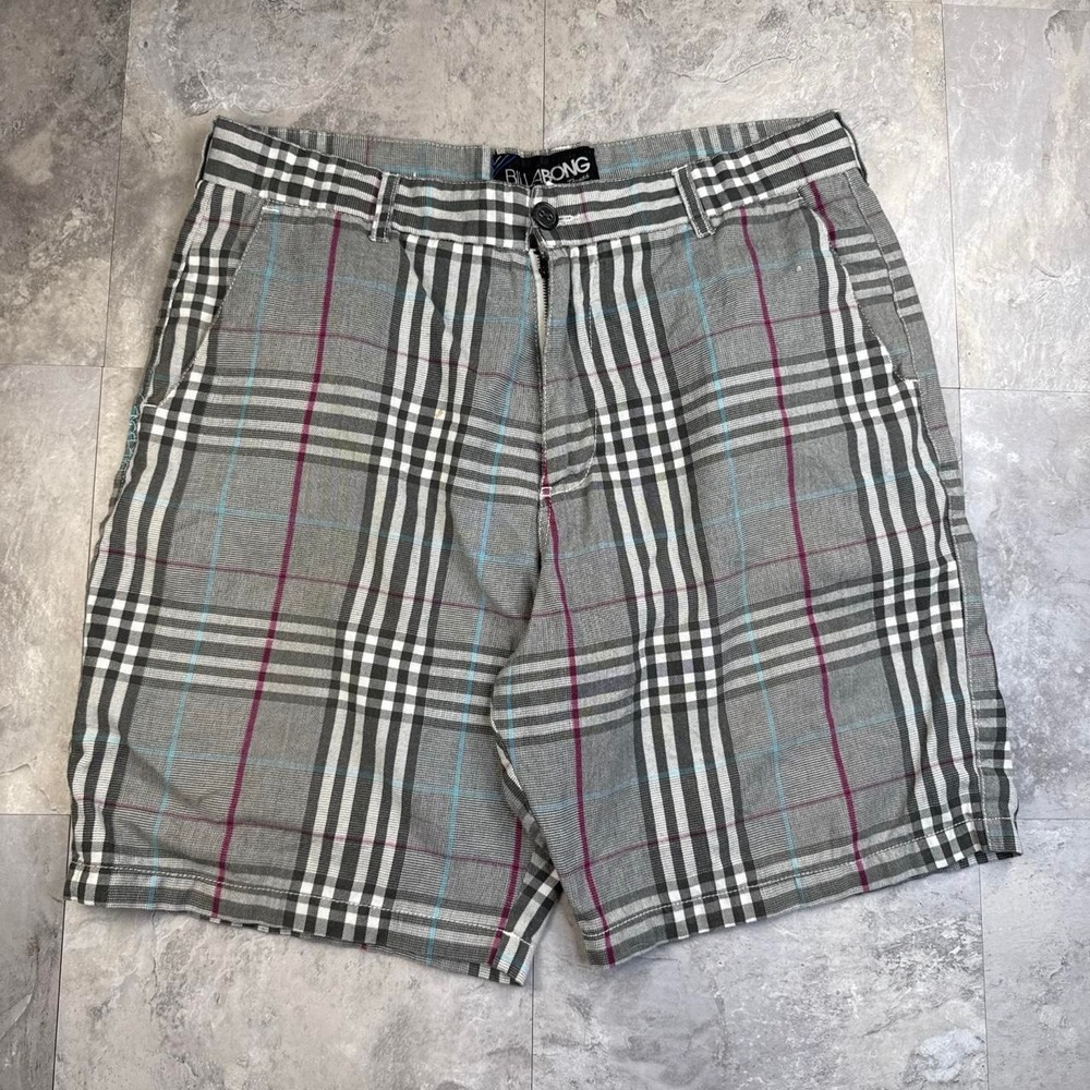 Y2K vintage Billabong baggy plaid surf style shorts size 38